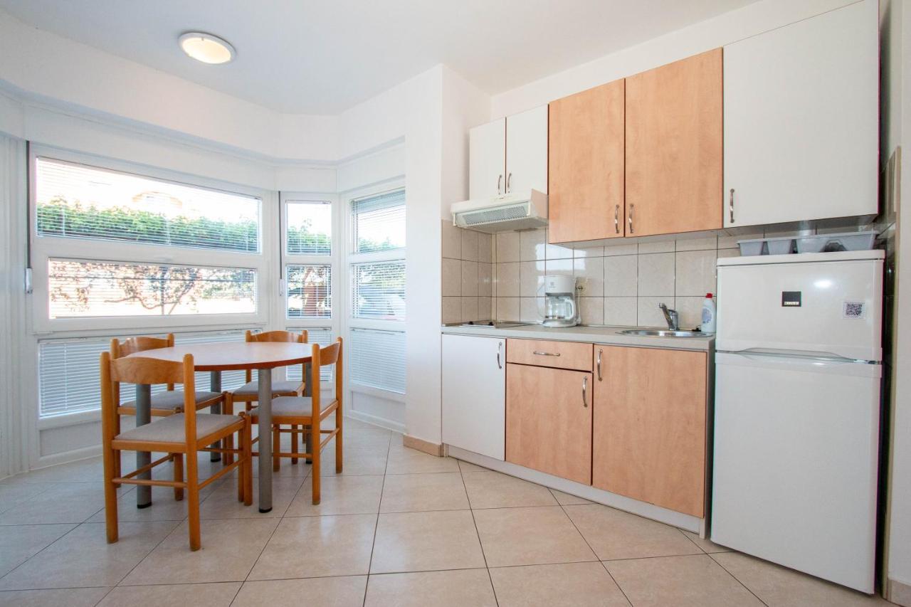 Apartments Matas Sukošan Eksteriør billede